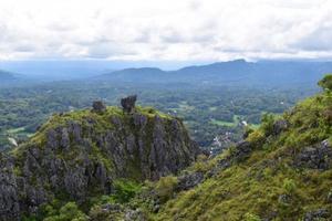 natural paisaje de tana toraja, Indonesia. tiempo de día foto