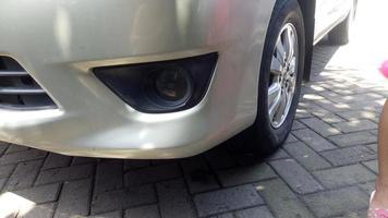 a white metallic front bumper photo