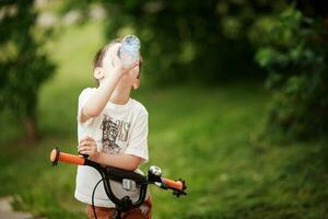 el ciclista bebidas agua foto