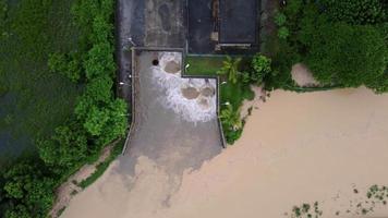 Aerial descending water valve pump station functioning video