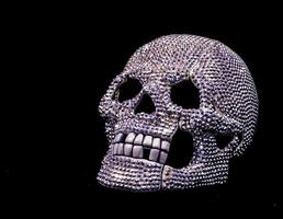 piedra preciosa cubierto cráneo foto