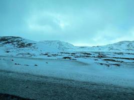 paisaje con nieve en Islandia foto