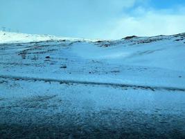 paisaje con nieve en Islandia foto