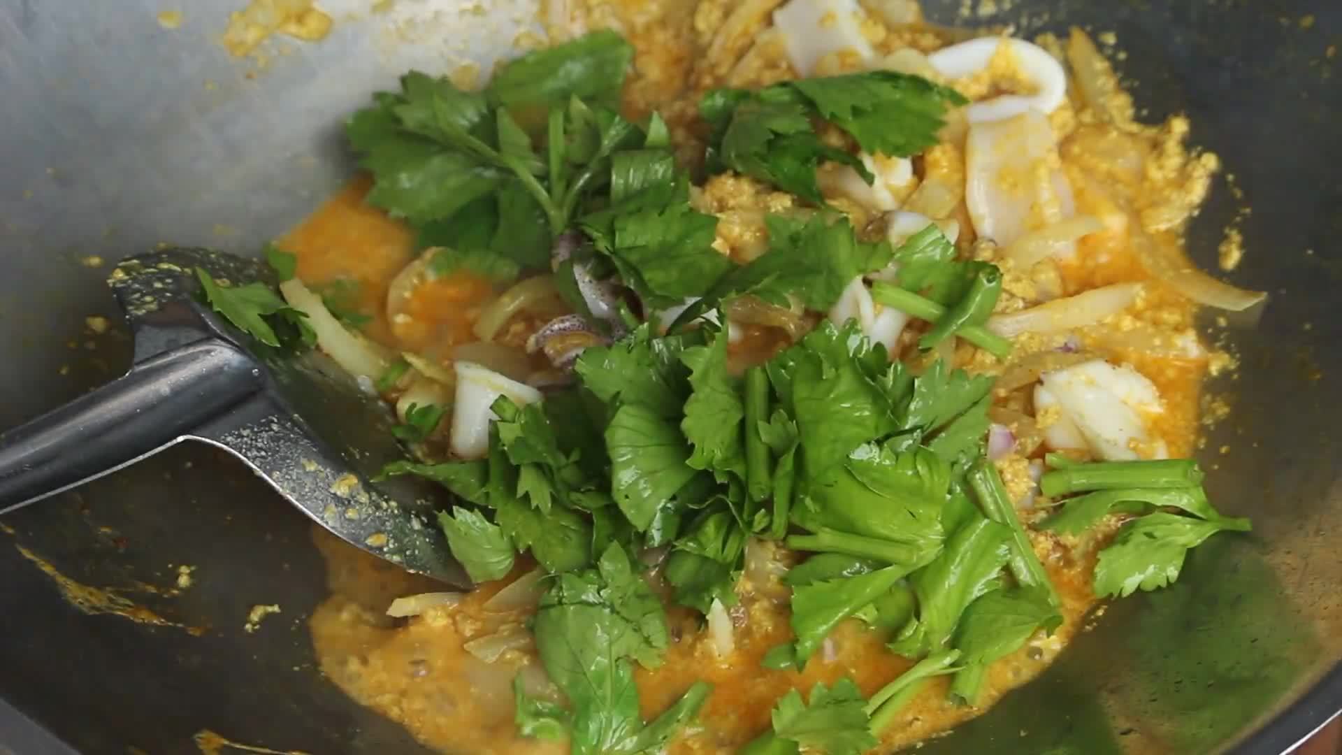 Thai style cooking 20769207 Stock Video at Vecteezy