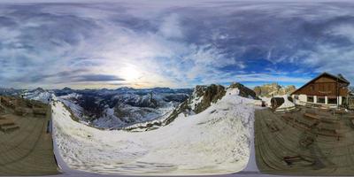 un invierno mundo maravilloso 360 ver de el lagazuoi refugio foto