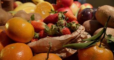 Scherm van fruit Aan een tafel video