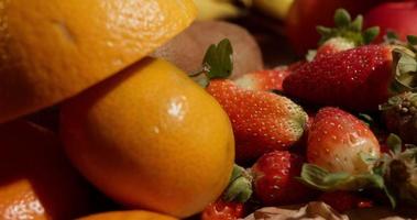 afficher de des fruits sur une table video