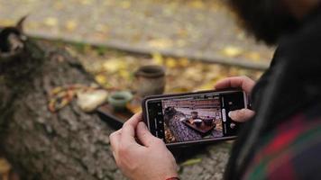 masculino mãos levar uma foto video