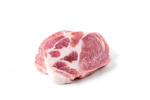 piezas de Cerdo carne, aislado en blanco, crudo Fresco Cerdo cuello carne filetes foto