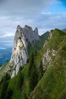 espectacular montaña formaciones de Suiza foto