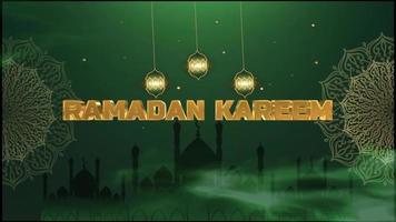 Prämie Ramadan kareem Animation, mit Moschee Tempel, Gehen Wolken und schwankend Beleuchtung, Grün Hintergrund video