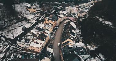 antenn panorama av vianden stad i luxemburg video