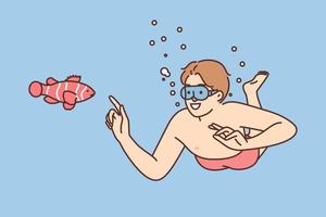 sonriente hombre en trajes de baño con gafas de protección nadando debajo agua con pez. contento masculino buzo disfrutar submarino vida en verano vacaciones. vector ilustración.