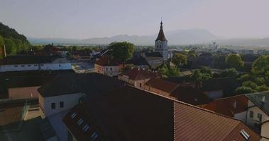 Antenne Panorama von das rasnov Stadt video