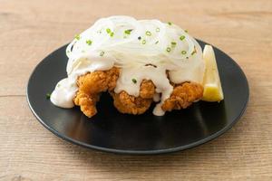 Snow Onion Chicken or Fried Chicken with Creamy Onions Sauce photo