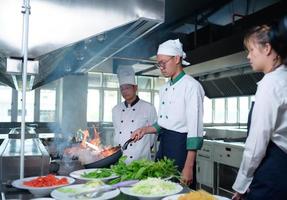 Young chef, University professor is passing on the knowledge of cooking to students photo