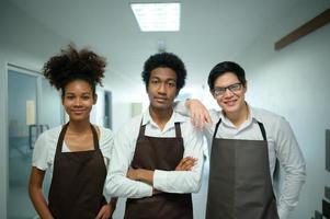 retrato de culinario y bebida instituto estudiante con preparación antes de entrando el salón de clases foto