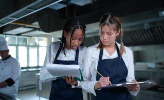 Young chef, University professor is passing on the knowledge of cooking to students photo