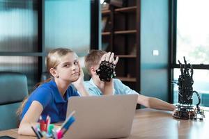 robot educación tecnología alrededor el mundo, eso es ya considerado núcleo instrucción en escuelas a esforzarse a Minimizar el Tareas ese humanos son incapaz a llevar a cabo. foto