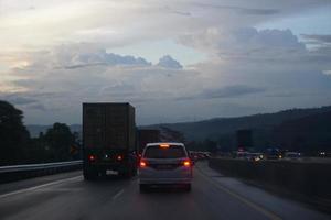 escénico ver de cibubur Jacarta Bandung Peaje la carretera foto