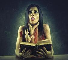 horror libro concepto foto