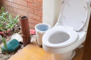 toilet and bin at outdoor,wc photo