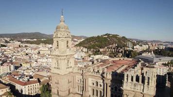 drone vue de Renaissance architecture de malaga cathédrale, ville point de repère video