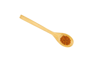 chili polvere nel un' di legno cucchiaio isolato png