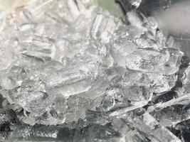 fondo de cubitos de hielo, textura de cubitos de hielo o fondo me hace sentir fresco y bien, en el verano, el hielo y las bebidas frías nos harán sentir relajados, hechos para el negocio de bebidas o refrescos. foto