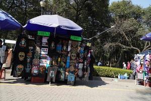 ciudad de méxico, 3 de febrero de 2019 - parque de la ciudad de chapultepec lleno de gente el domingo foto