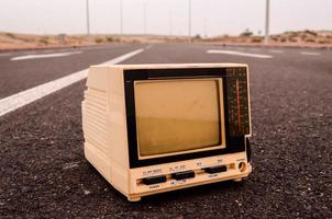 televisión en el la carretera foto