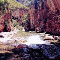 descubrir el pintoresco belleza de el Valle Entre el montañas de chefchauen, un asombroso viaje a el corazón de naturaleza grandeza foto