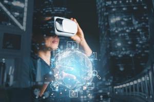 mujer vistiendo vr lentes y accediendo nube informática tecnología Internet almacenamiento red concepto y un grande base de datos grande datos mediante Internet tecnología. metaverso aprendizaje electrónico, en línea estudiar idea. foto