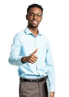 contento africano americano Universidad estudiante con ordenador portátil y pulgar arriba foto