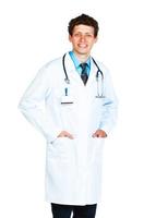 retrato de el sonriente médico en un blanco foto