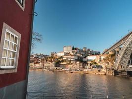 el calles y hermosa arquitectura en Oporto, Portugal. foto