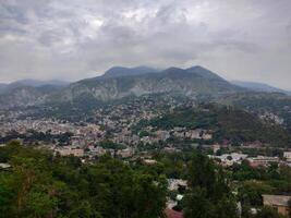 muzaffarabad ciudad vista, azad cachemir foto