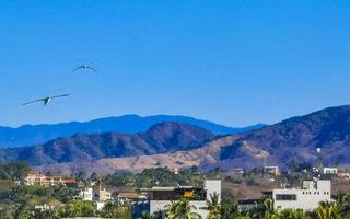 montaña panorama acantilados rocas montañoso tropical paisaje puerto escondido México. foto