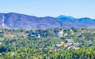 montaña panorama acantilados rocas montañoso tropical paisaje puerto escondido México. foto