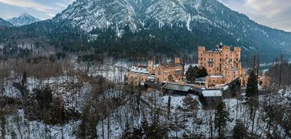 un aéreo ver de el hohenschwangau castillo foto