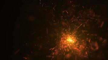 glühend rot heiß Funken emittieren von ein sanft ziehen um pyrotechnisch Wunderkerze. voll hd Feuerwerk Bewegung Hintergrund Animation. video