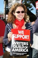 Amy BrennemanActors Support WGA Strike Paramount StudiosDecember 12 2007Los Angeles CA2007 photo