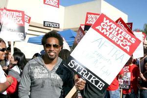 Jason GeorgeActors Support WGA Strike Paramount StudiosDecember 12 2007Los Angeles CA2007 photo