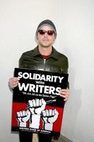 Justin ChambersActors Support WGA Strike Paramount StudiosDecember 12 2007Los Angeles CA2007 photo