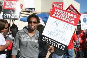 Jason GeorgeActors Support WGA Strike Paramount StudiosDecember 12 2007Los Angeles CA2007 photo