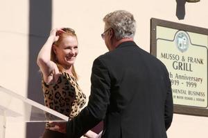 marga helgenberger Guillermo petersen a el hollywood caminar de fama estrella ceremonia para Guillermo petersen en frente de Mussos francos restaurante en los angeles California en febrero 3 20092008 foto