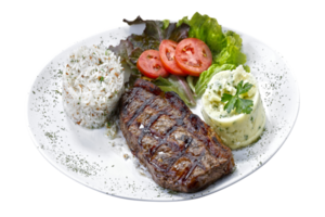 Rindersteak mit Kartoffeln und Reis in isoliertem weißem Hintergrund png