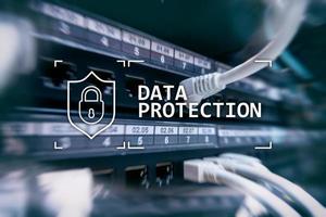 protección de datos, ciberseguridad, privacidad de la información. concepto de internet y tecnología. Fondo de la sala de servidores. foto