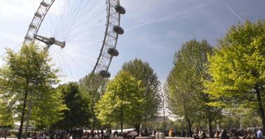 Timelapse Of People At Jubillee Gardens In London video