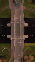 vista aérea do tráfego nas estradas video